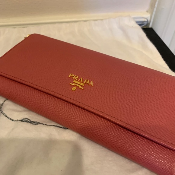 Prada WOC saffiano leather - Picture 3 of 6